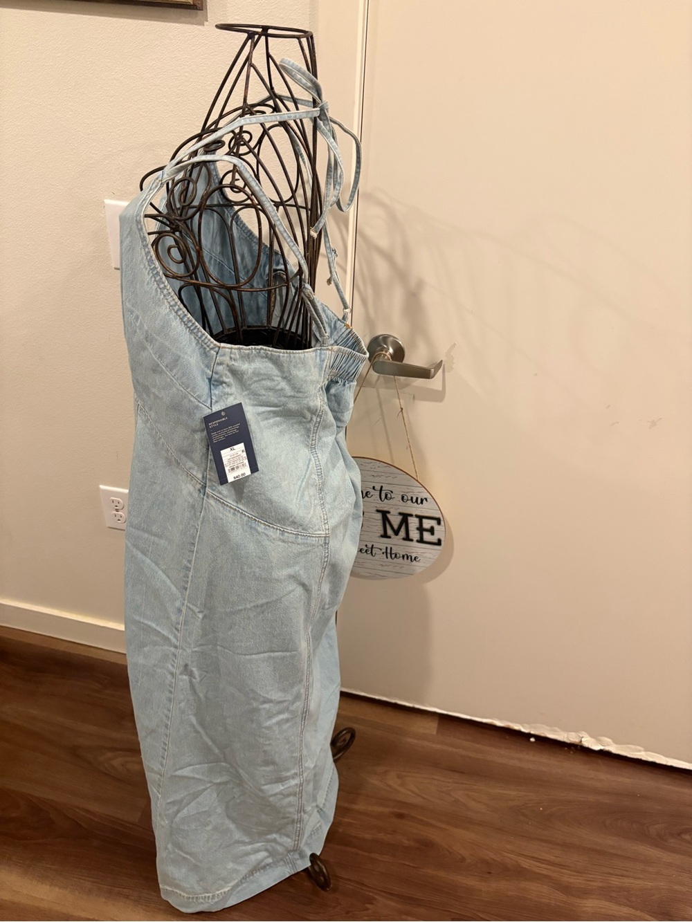 Beautiful Denim Dress universal thread light blue with straps. - Picture 5 of 8